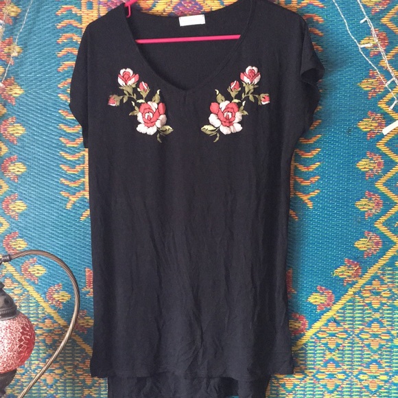 Embroidered short sleeve tunic - Picture 1 of 1